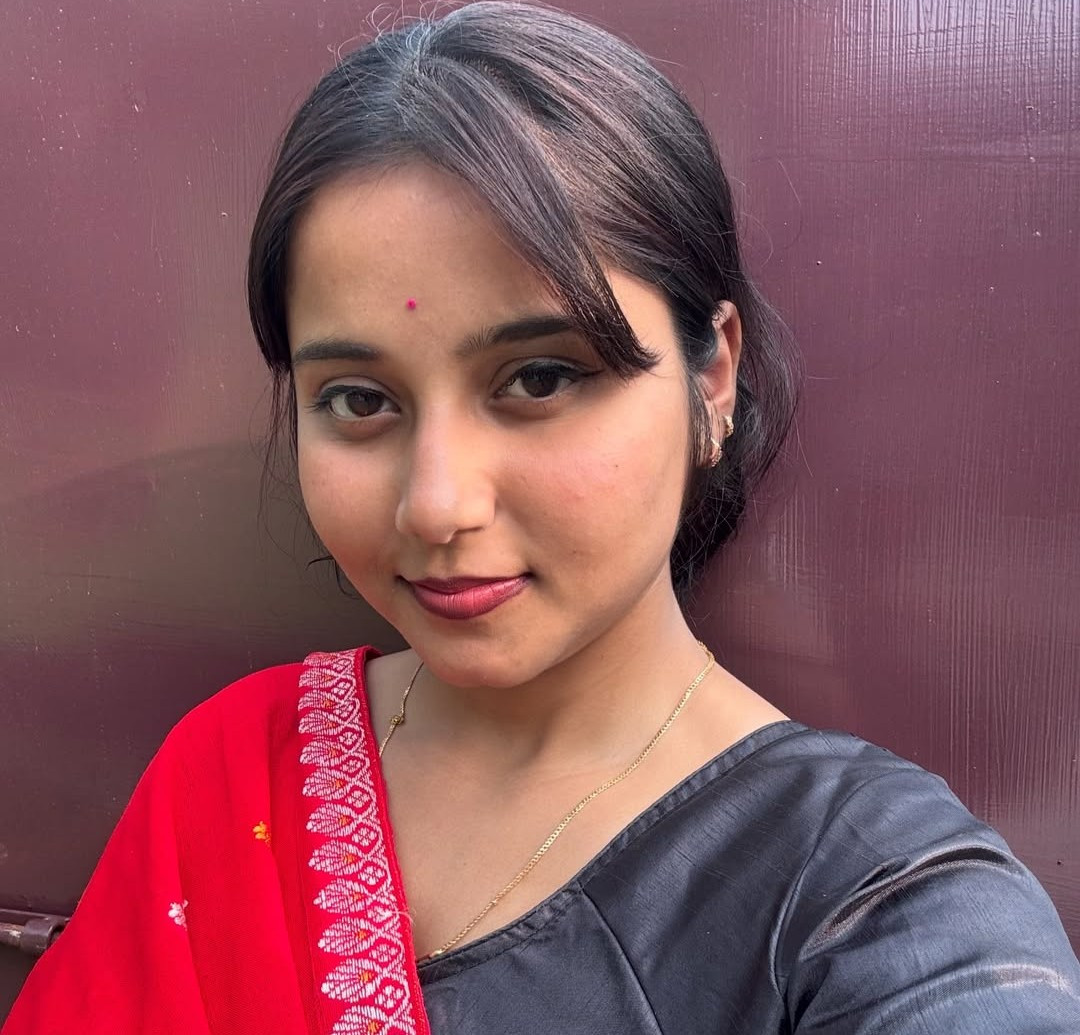 বোনের সাথে অভিনয়ের নামে